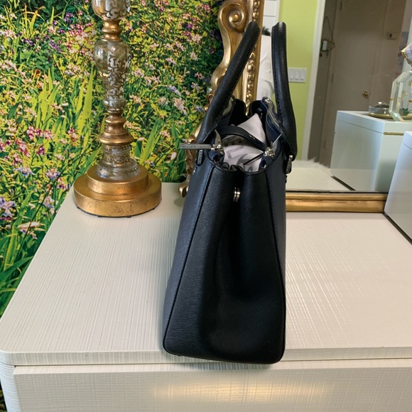 Michael Kors beautiful handbag brand new